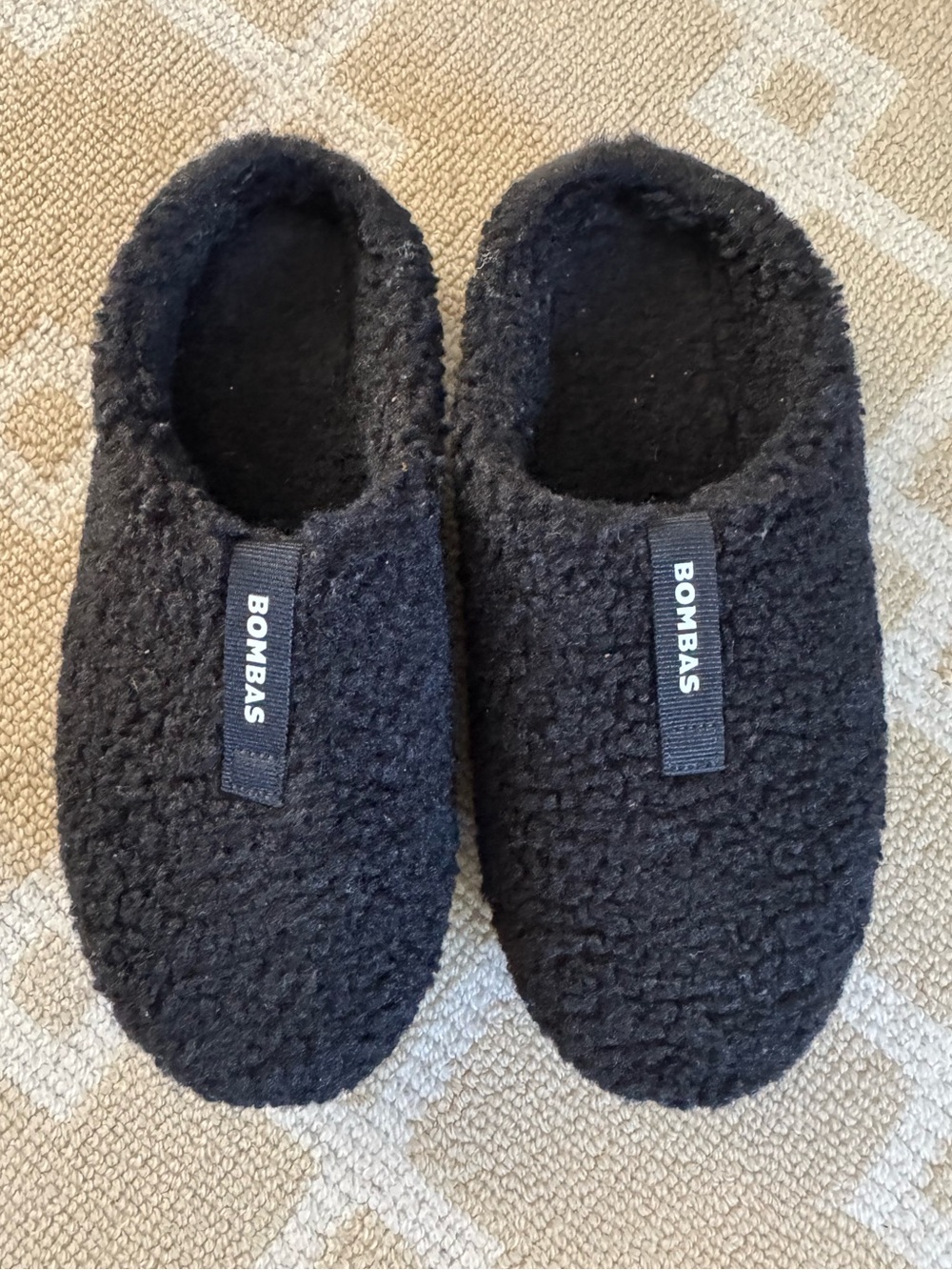 Bombas Sherpa Slippers Black Cozy Indoor Slip-On Shoes Women’s 5 - Picture 7 of 9